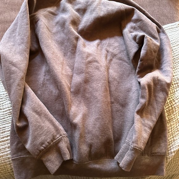 Broadmoor Golden Bee sweatshirt - Picture 3 of 3